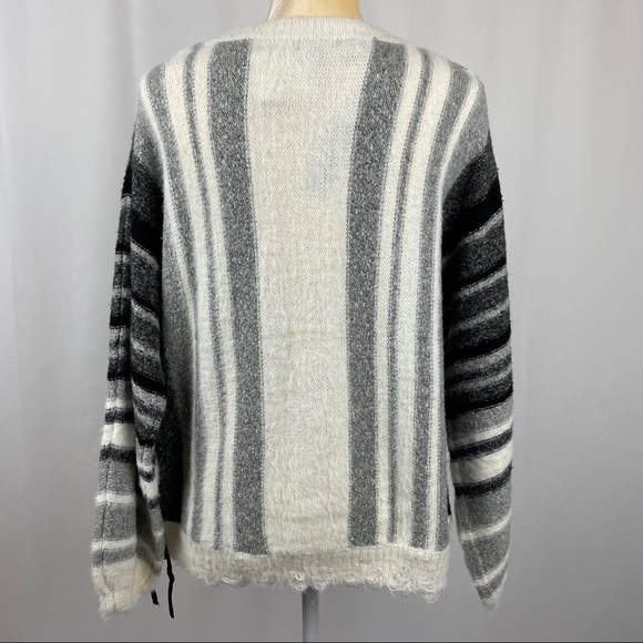 Buffalo David Bitton Greyson Sweater w/ side bow 🟡 - Picture 6 of 13